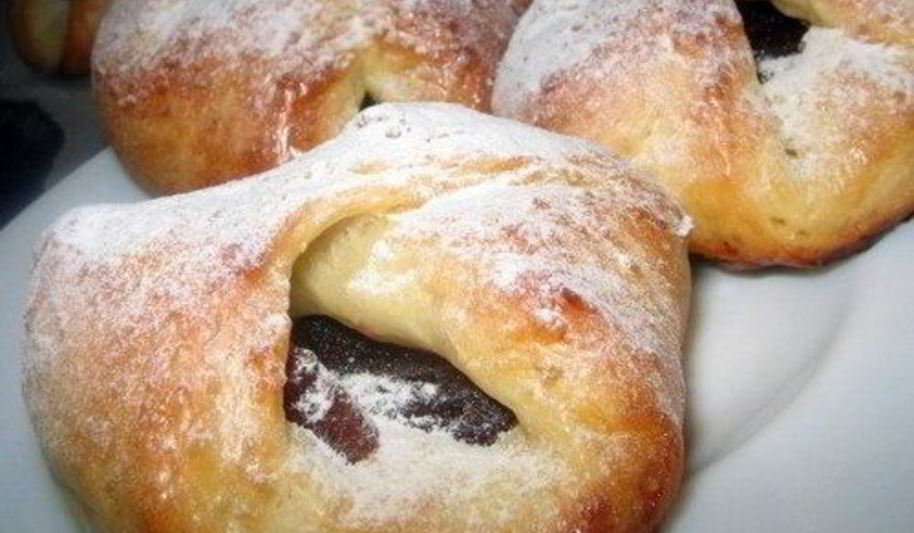 Рецепт булочек подушечки с клубничным повидлом