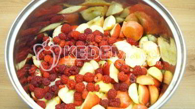 яблочное повидло с малиной