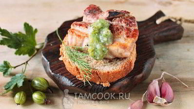 приправа из крыжовника с чесноком на зиму