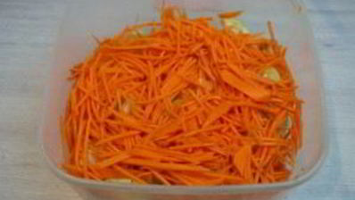 синенькие с морковкой квашеные