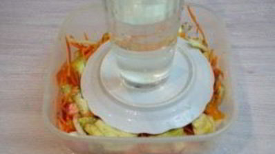 синенькие с морковкой квашеные