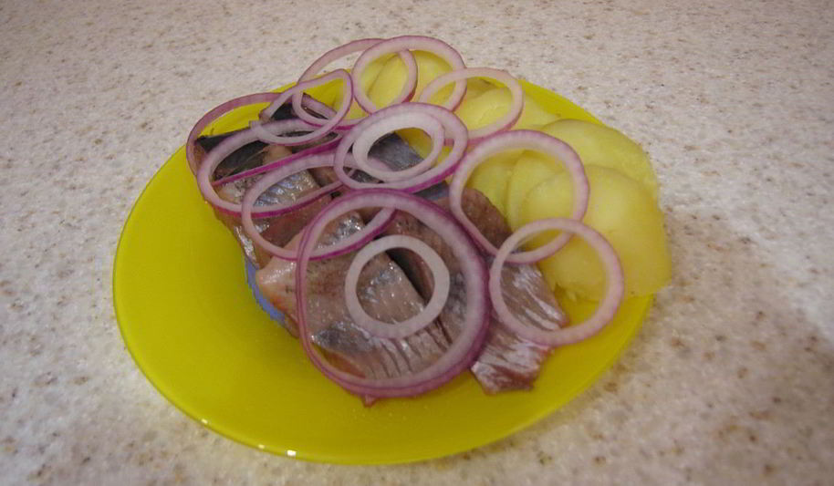 Рецепт домашней малосольной сельди