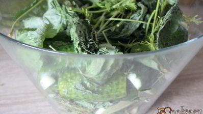 малосольные огурцы на минералке суточные