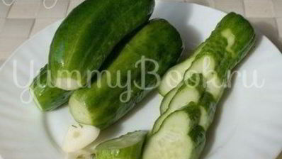 малосольные огурцы на минеральной воде