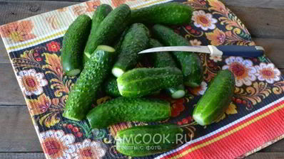 малосольные огурцы с чесноком и укропом