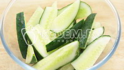 острые малосольные огурчики