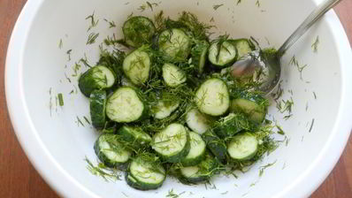 острые малосольные огурцы за 5 минут