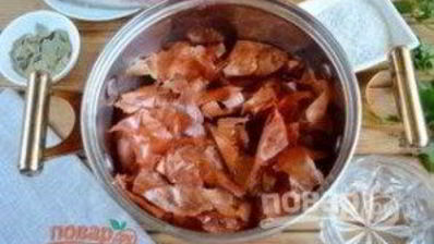 сало в луковой шелухе