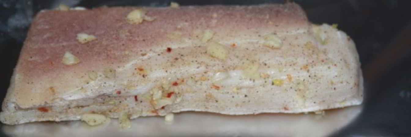 Вкусное домашнее сало с чесноком и белым перцем