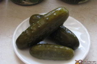 Соленые хрустящие огурцы на зиму