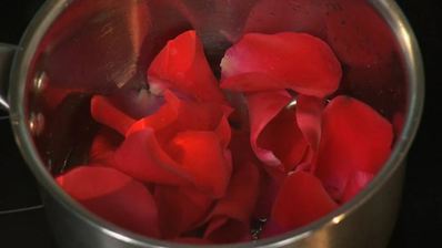 инжир в беконе с вареньем из лепестков роз