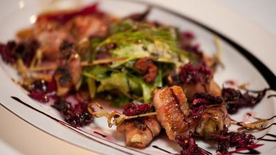 инжир в беконе с вареньем из лепестков роз