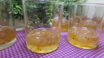 йогурт с вареньем