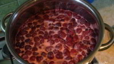 клубничное варенье с целыми ягодами