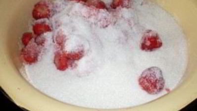 клубничное варенье янтарное