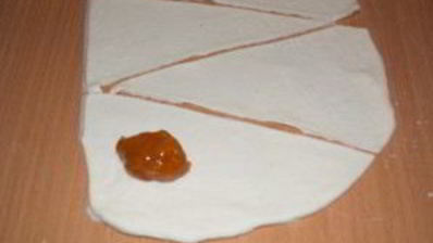 рулетики с абрикосовым вареньем