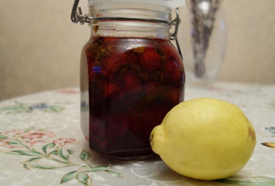 Варенье из клубники с лимоном и мятой