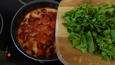 варенье из клубники с лимоном и мятой