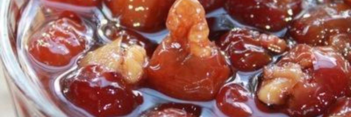 Варенье из красно-желтой черешни с орехами