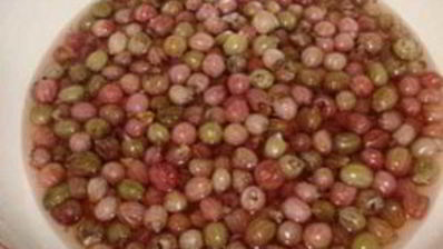 варенье из крыжовника с грецкими орехами