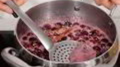 вишневое варенье с фундуком и пряностями