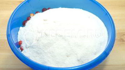 вишневое варенье с косточками