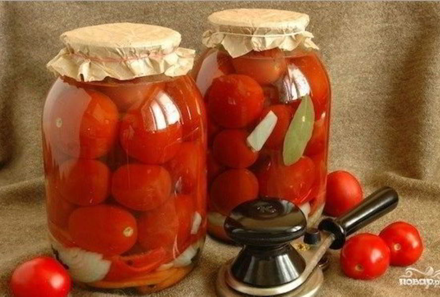 Засолка помидоров с луком на зиму