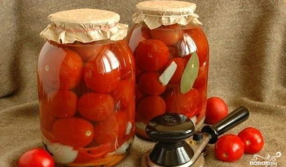 Рецепт засолки помидоров с луком на зиму