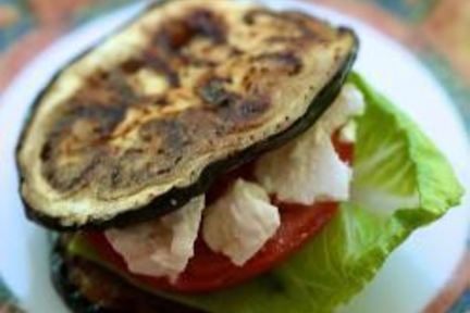 Башенки из баклажан с козьим сыром