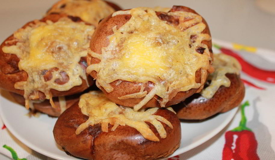 Рецепт ленивых беляшей под сырной шапочкой