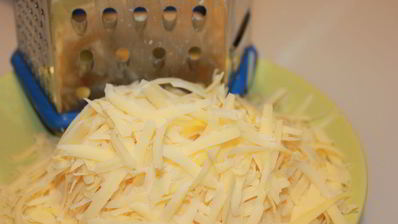 ленивые беляши под сырной шапочкой