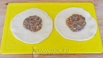 татарские беляши с мясом