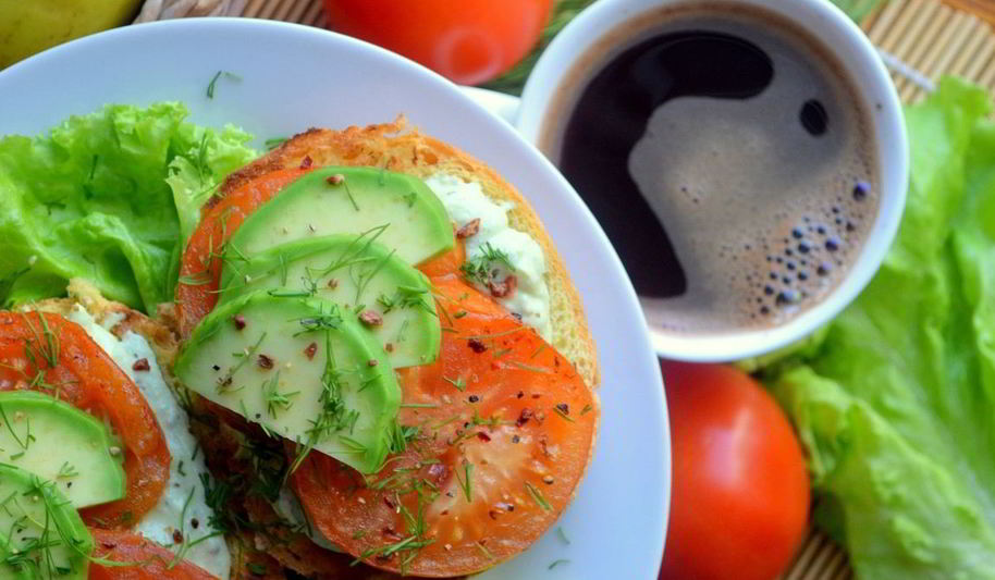 Рецепт брускетты с авокадо