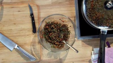 брускетта с чечевицей