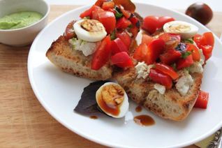 Брускетта с домашним соусом песто