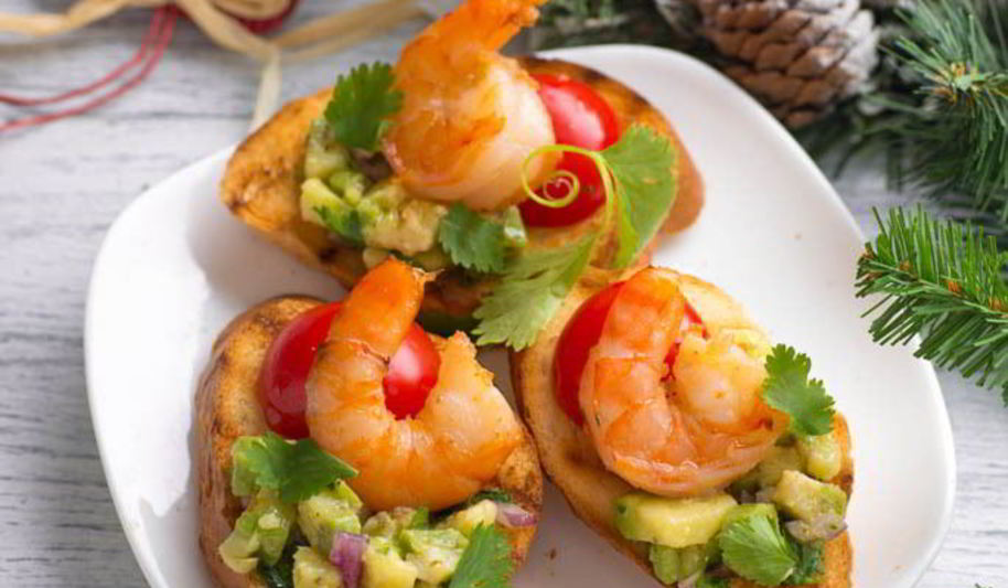 Рецепт брускетты с гуакамоле и креветками