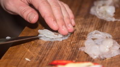 брускетта с креветками