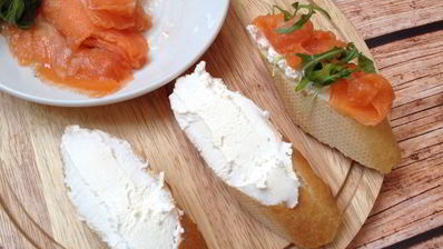 брускетта с лососем