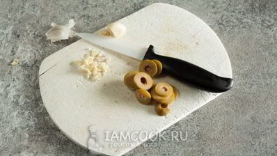 брускетта с оливковой пастой