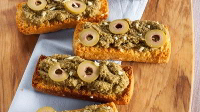 брускетта с оливковой пастой