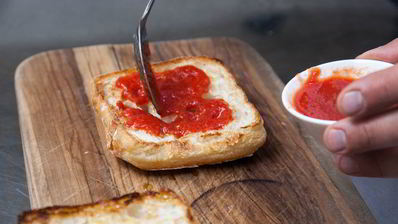 брускетта с печеным болгарским перцем