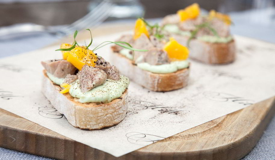 Рецепт брускетты с печенью трески