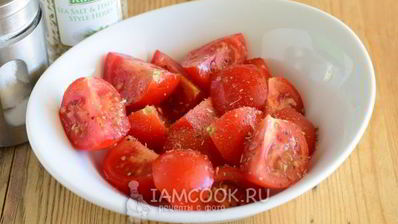 брускетта с помидорами черри и моцареллой