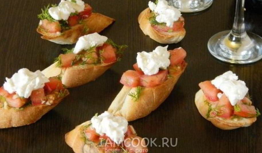 Рецепт брускетты с помидорами и сыром
