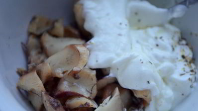 брускетта с рыбой и томатами черри