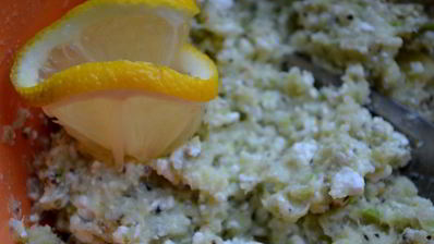 брускетта с рыбой, творогом и кабачком