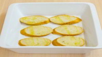 брускетта с семгой и песто