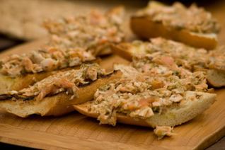 Брускетта с семгой