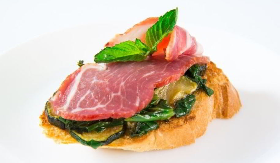 Рецепт брускетты с ветчиной