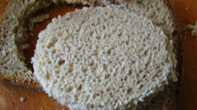 бутерброды с сельдью и свекольным песто